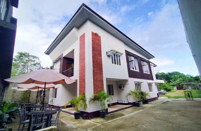 JPrime Traveller's Lodge