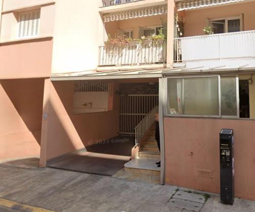 JUAN-LES-PINS PROCHE PLAGES et COMMERCES