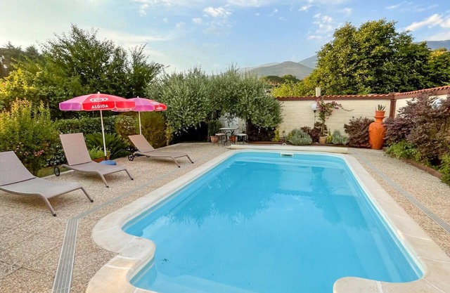 OFERTA ESPECIAL 16 de septiembre al 27 de octubre £ 550. p w VILLA DE 3 CAMAS CON PISCINA CLIMATIZADA