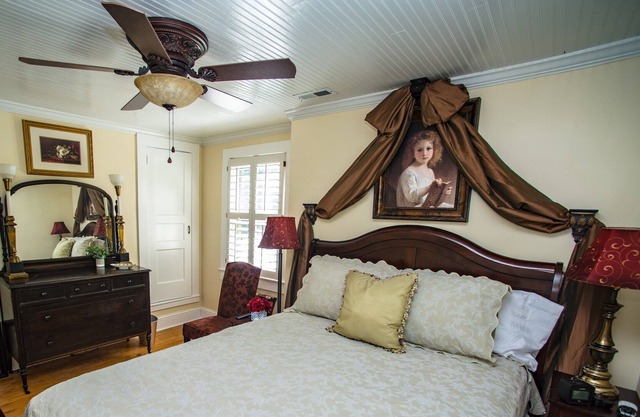 JUDY'S ROOM-Chimney Rock Manor