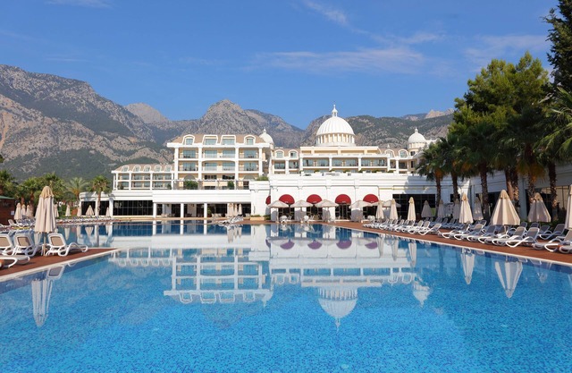 Juju Premier Palace