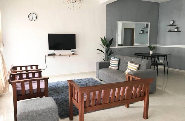 Julia Homestay Taman Tasik Utama MiTC