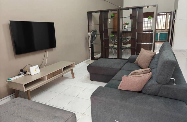 June's Homestay@ Puteri Wangsa near Aeon & IKEA