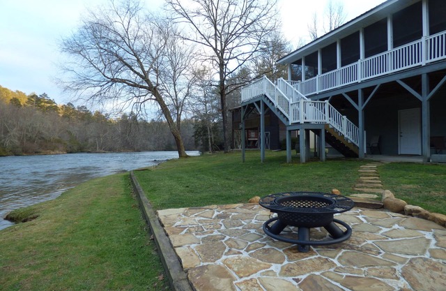 JUNE SPECIAL! 139 dollars per night!River Haven, your escape to the Mountains.