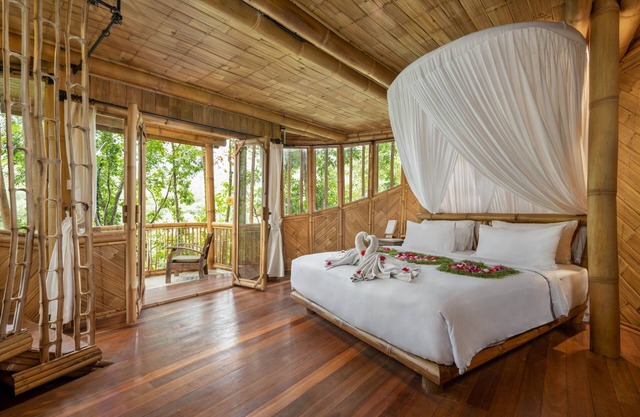 ¡Retiro en la naturaleza! Hermosa villa de bambú de 1 habitación en Tabanan