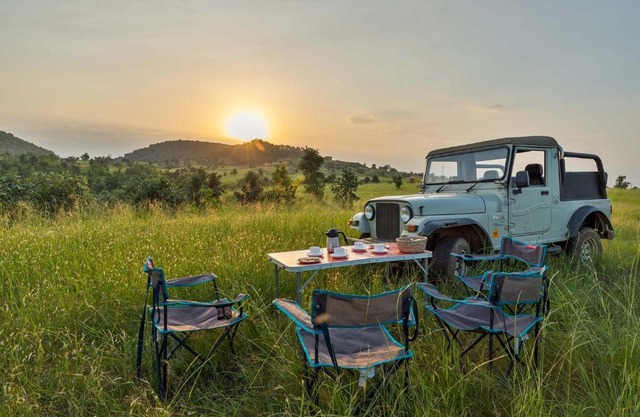 Jungle Abode by StayVista, nestled in the jungle, featuring a swimming pool, terrace, indoor games & the thrill of a safari