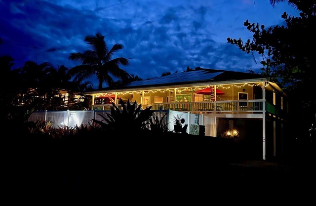 Jungle Bamboo Room: Watch Whales, Breakfast included at Ala Kai Bed & Breakfast