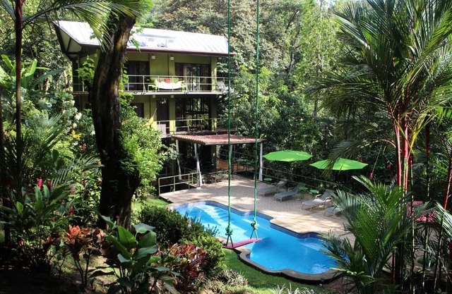JUNGLE ROOST a beautiful jungle house within walking distance from the beach