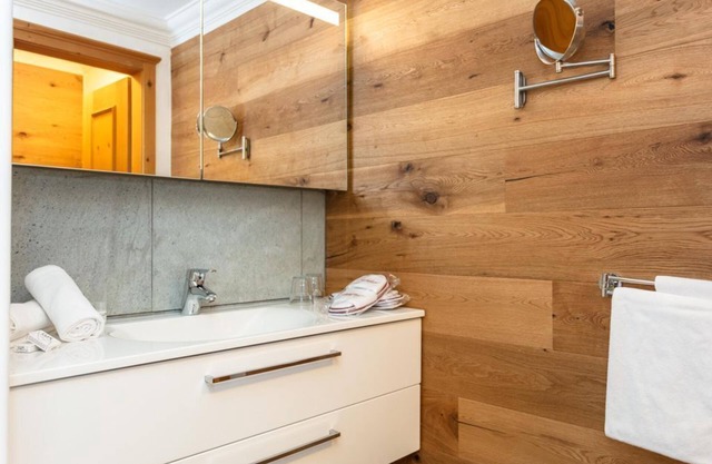 Junior Suite, Bad, WC, Balkon - Andrelwirt, Hotel Landgasthof