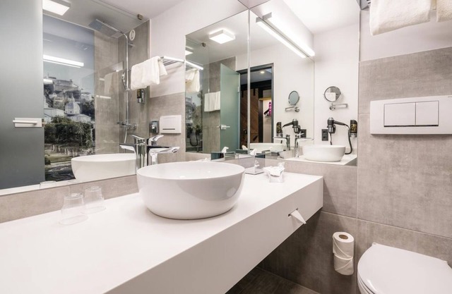 Junior Suite, breakfast - FourSide Hotel Salzburg