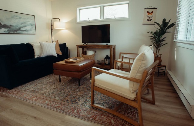Juniper Cottage on Grand Traverse Bay!