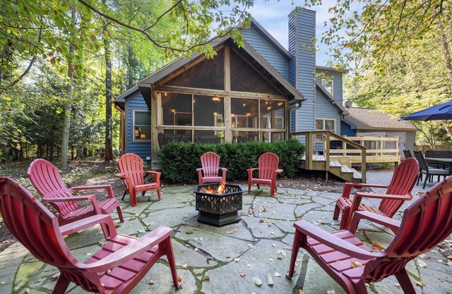 Juniper Presents: Blue Beech Cottage w/ Hot Tub, Swim Spa, Firepit on 1.25 Acres