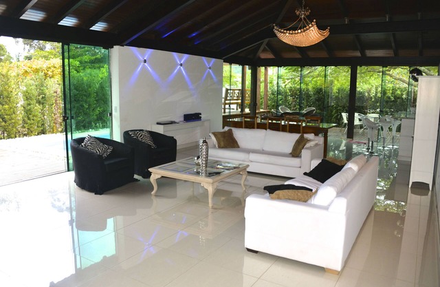 JURERE INTERNACIONAL CASA con piscina 5BR - 200m de la playa