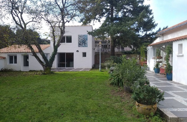 Just 16 minutes from the sea, Les Mouettes welcomes you with every comfort.