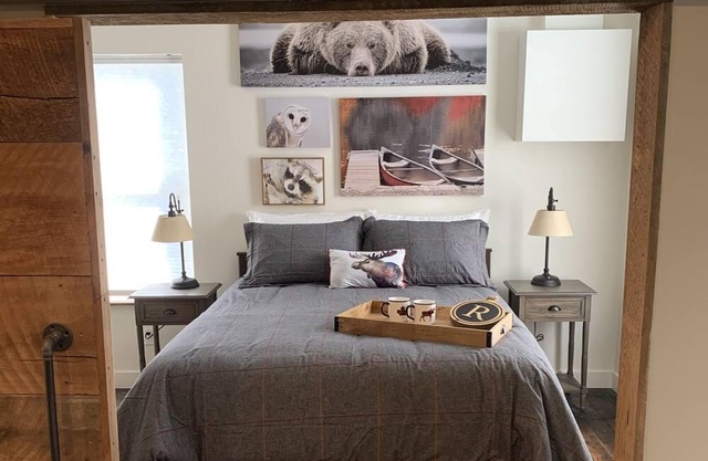 Just 5 minutes from local wineries, Lake Erie beaches and Magnolia House