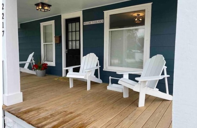 Just a few minutes from Lake Michigan's Pere Marquette Beach!