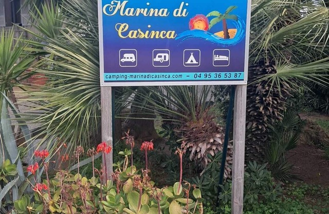 Just a stone's throw from the sea, mobile home with lovely wooden terrace Pets welcome