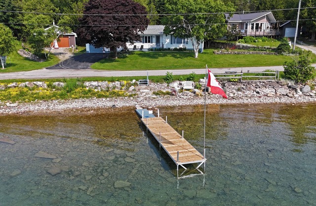 *Just Launched* Quiet, Updated Waterfront House on Manitoulin Island, Sleeps 6.