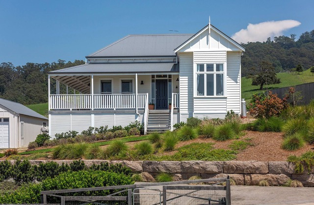 Just Listed - Family friendly 4-bedroom property, spectacular rural views