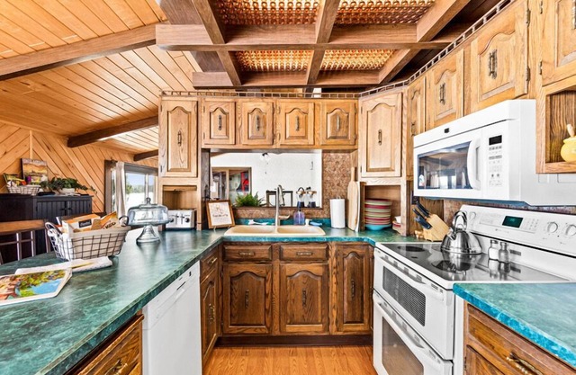 Just north of Duluth near ATV/Hiking trails. With sauna!
