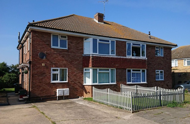 Just off the seafront 2 bed first floor retreat