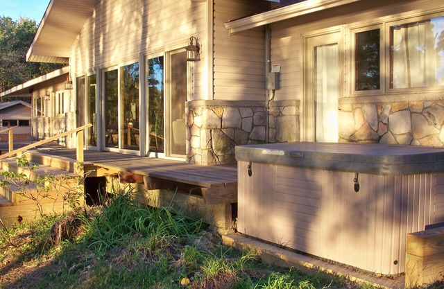 Just Steps to Private Dock, Hot Tub on Spacious Home/Land at Quiet End of Lake