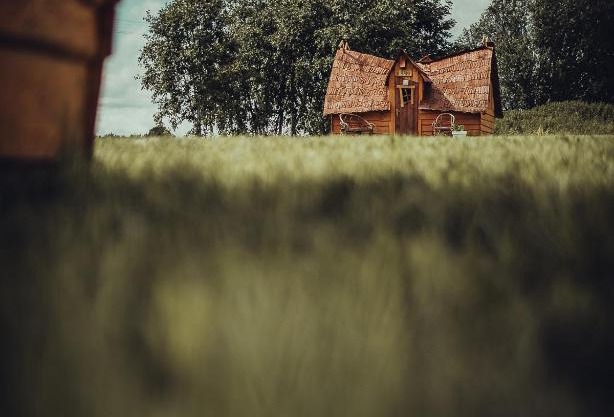 külalistemaja Kadrina mõisa kämpingud