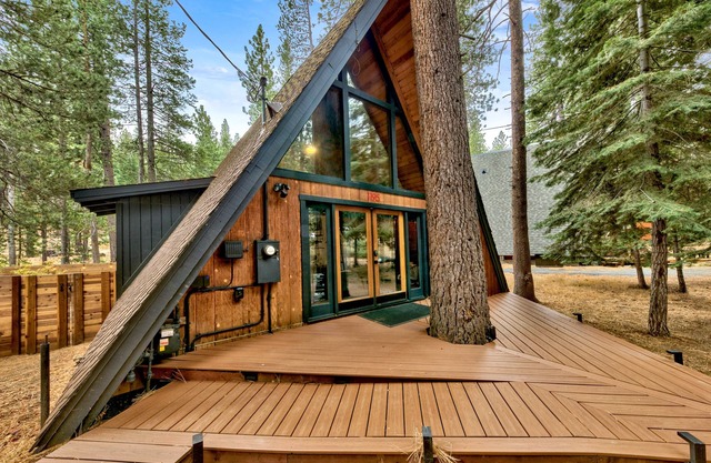 Chalet más lindo en Tahoe! Excelente ubicación, decoración retro, área boscosa, 1. 5 BD / BA