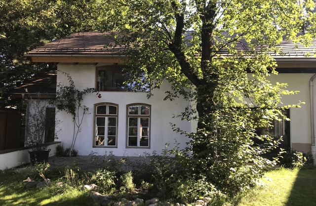 Künstlerhaus für die Grosse Familie am Fuße der Berge