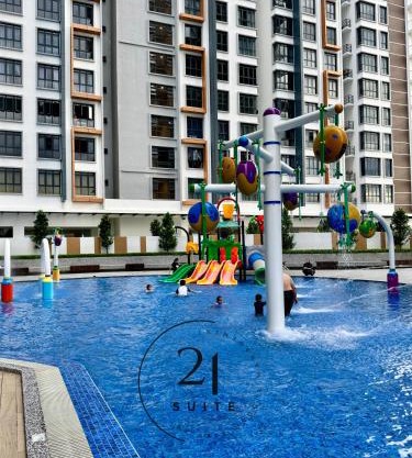 K Avenue -high floor balcony -free wifi & parking