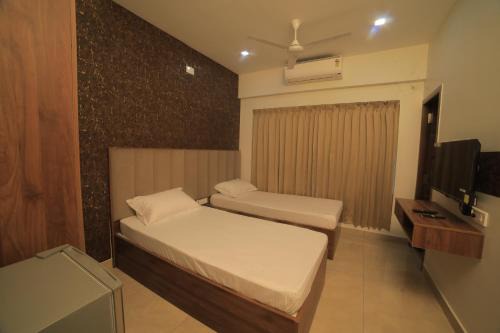 K LUXURY INN