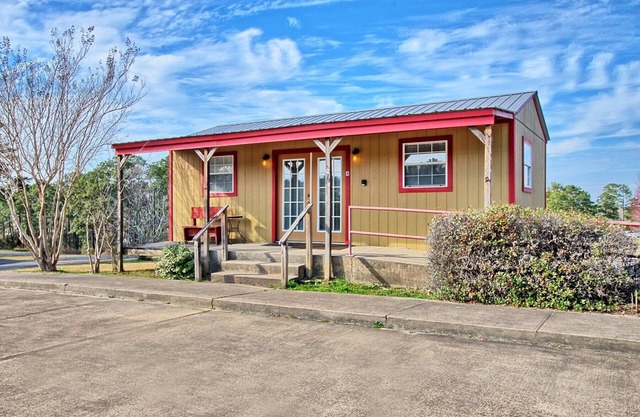 K&M Lake Rentals Cabin #4