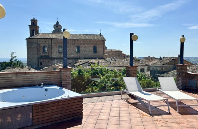 K04 - Castelfidardo, one-room apartment with terrace and panoramic view