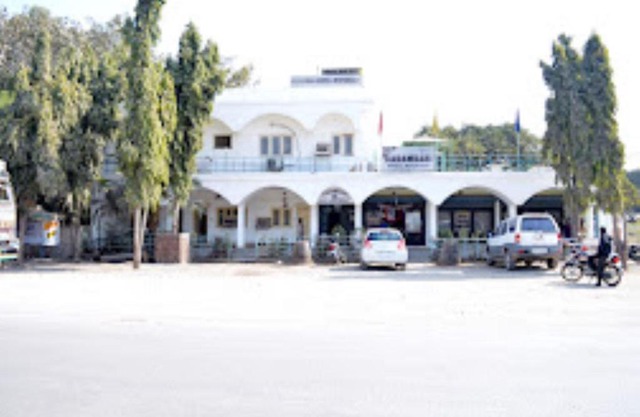 Kadambari Hotel and Restaurant Patehra