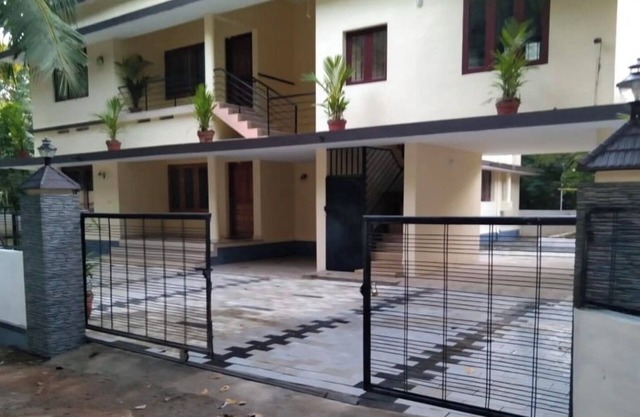Kadaplackal residency