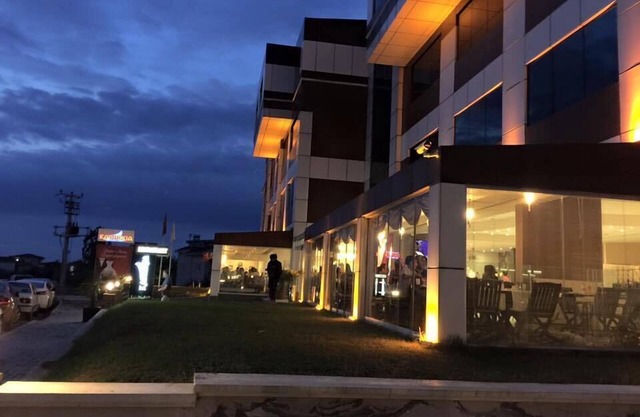 Kadhirga Hotel