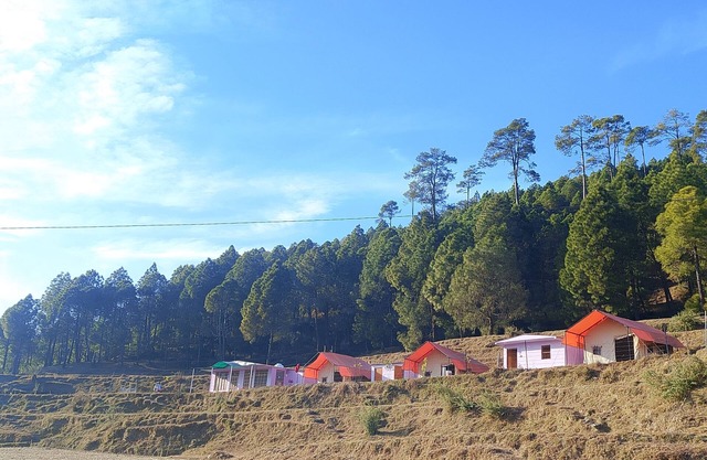 Kafal Retreat - A Sustainable Countryside Homestay / B&B