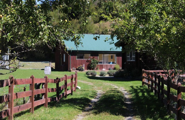Retiro del desierto de la cabaña de Kahurangi