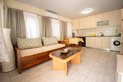 Kaitis home