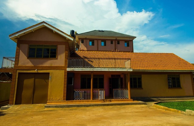 Kajosh Hotel