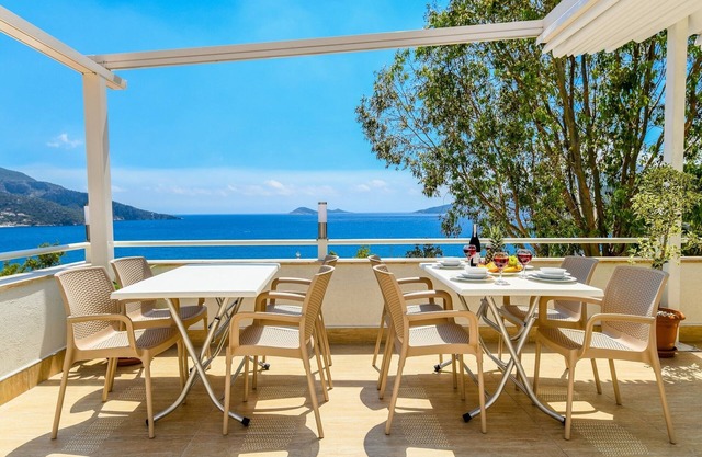 KALAMAKİ FLATS