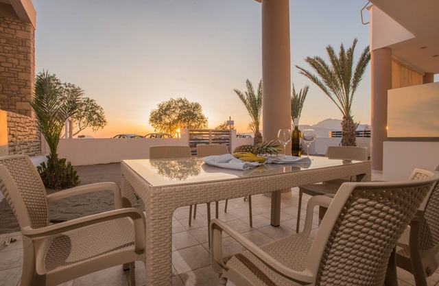 APARTAMENTO KALAMAKI RIVIERA DELUXE
