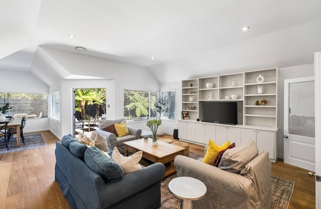 Kaleido Nook Enchanting 3BR Magic on Rugby Street