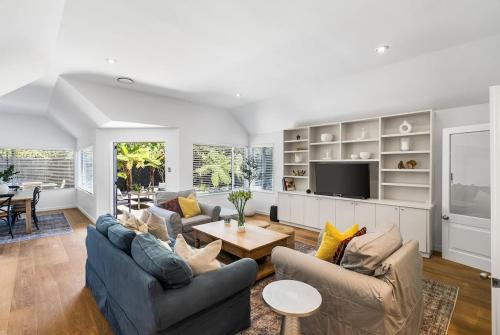 Kaleido Nook Enchanting 3BR Magic on Rugby Street