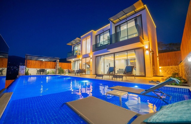 Kalkan merkeze ve plajlara çok yakın