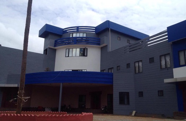 Kallada Golden Hotel
