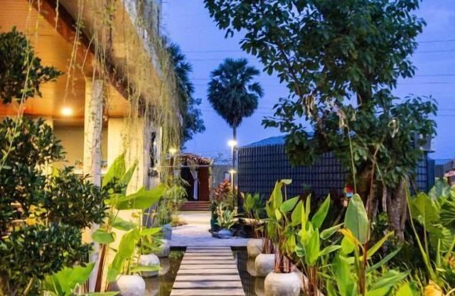 Kampot Tropical Village