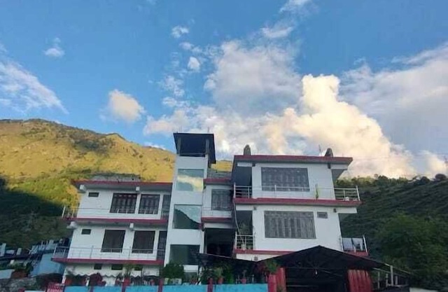 Kandari Guest House