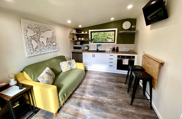Kanuka Cottage - adorable tinyhouse in Pukerua Bay!
