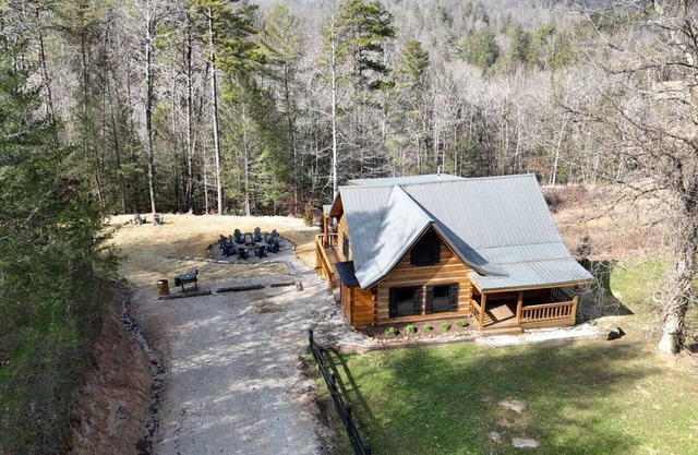 NEW Rock-N-Roll themed cabin in Red River Gorge KY